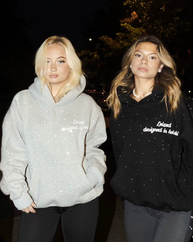 <h2><em>HOODIES</em></h2>